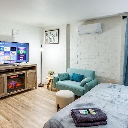Studio W/ King Bed Near Dwtn Rochester Buitenkant foto